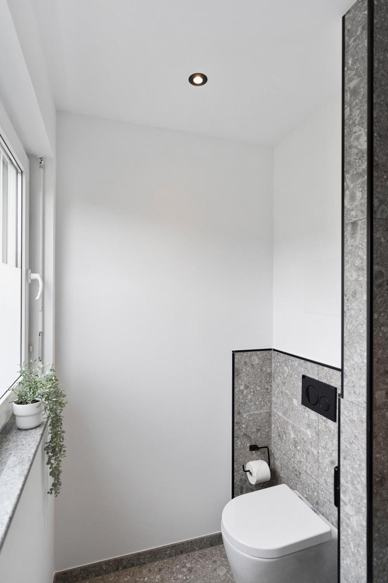 Anytime - In Apartment